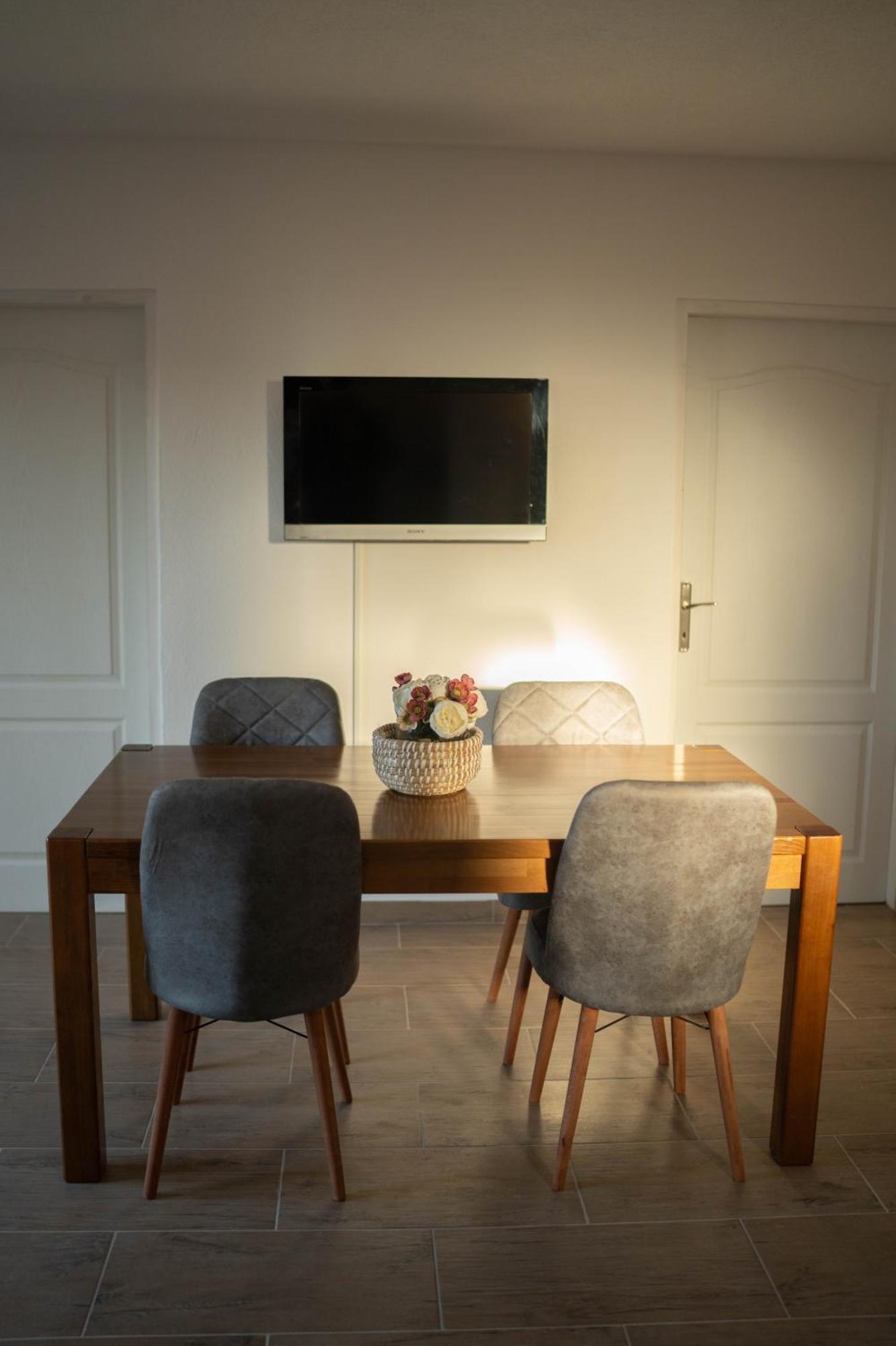 Apartmani Elegance טוזלה מראה חיצוני תמונה